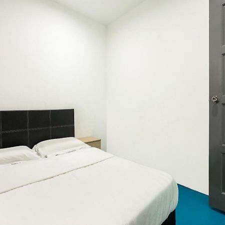 Spot On 89726 Capsule Inn Kota Kinabalu Eksteriør billede