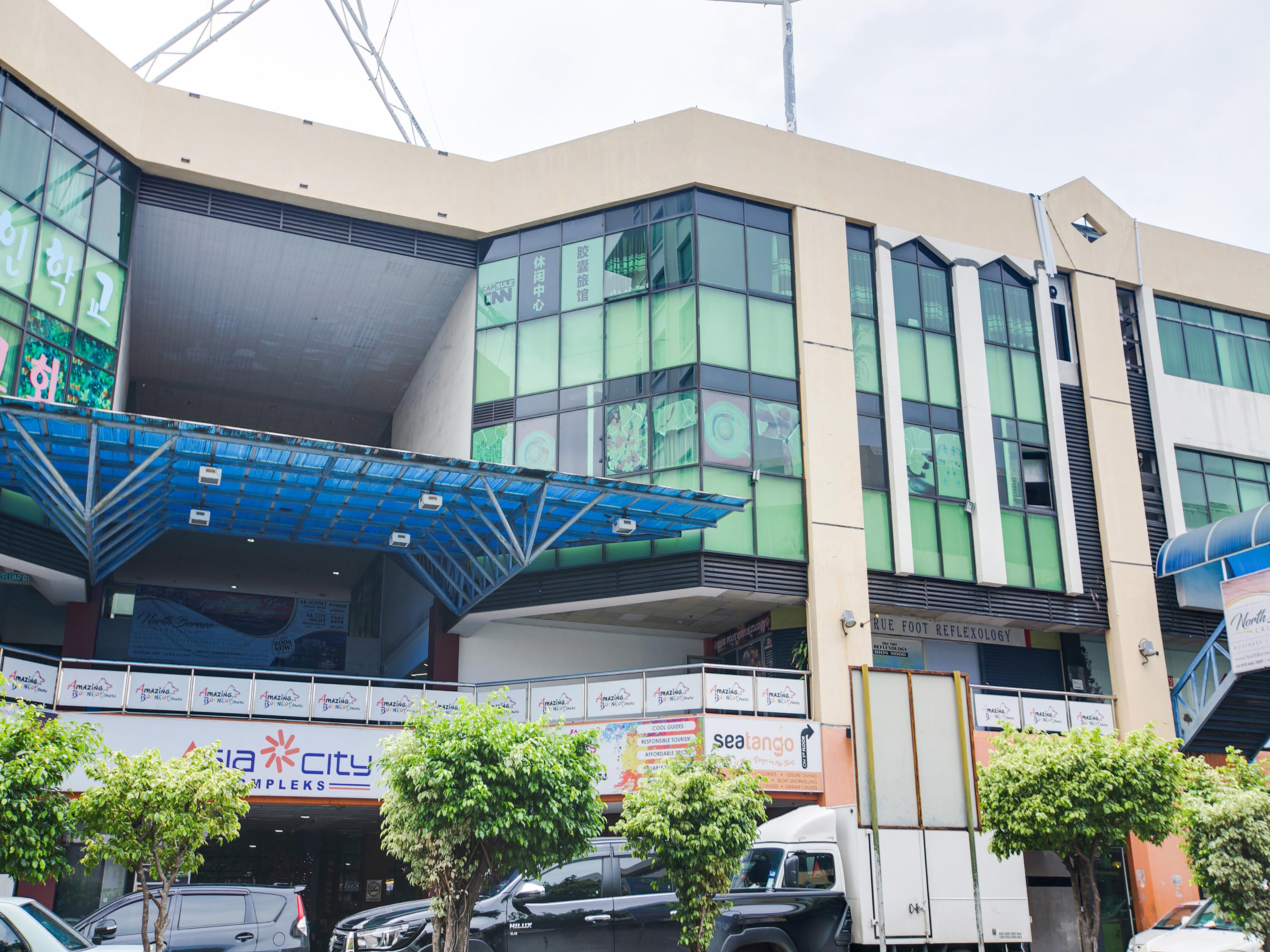 Spot On 89726 Capsule Inn Kota Kinabalu Eksteriør billede