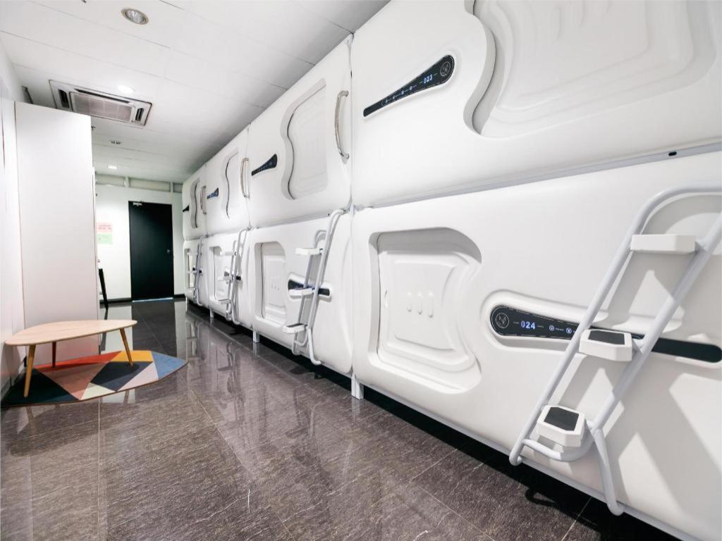 Spot On 89726 Capsule Inn Kota Kinabalu Eksteriør billede